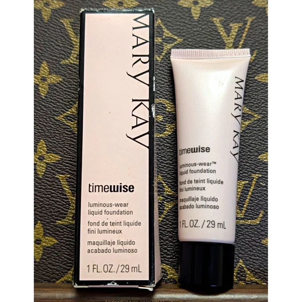 Mary Kay Timewise Liquid Luminous Foundation Ivory 6 1 fl oz MPN 038702